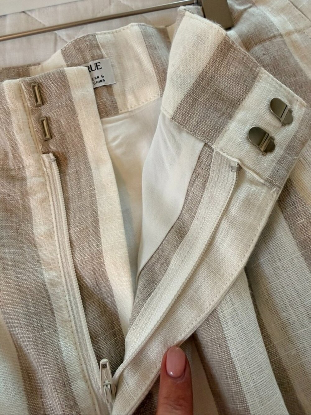 Sophie Rue Linen Striped Pants - Picture 6 of 7